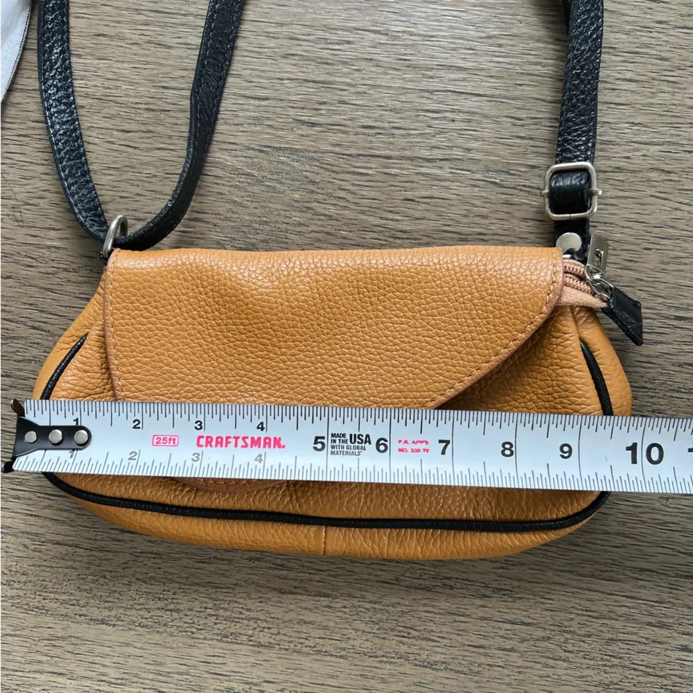 Borse In Pelle Pebbled Leather Orange Cognac Asymmetric Saddle Shoulder Bag - Picture 13 of 13